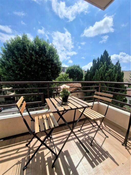 The Chic Liberation Apartment Nisa Exterior foto