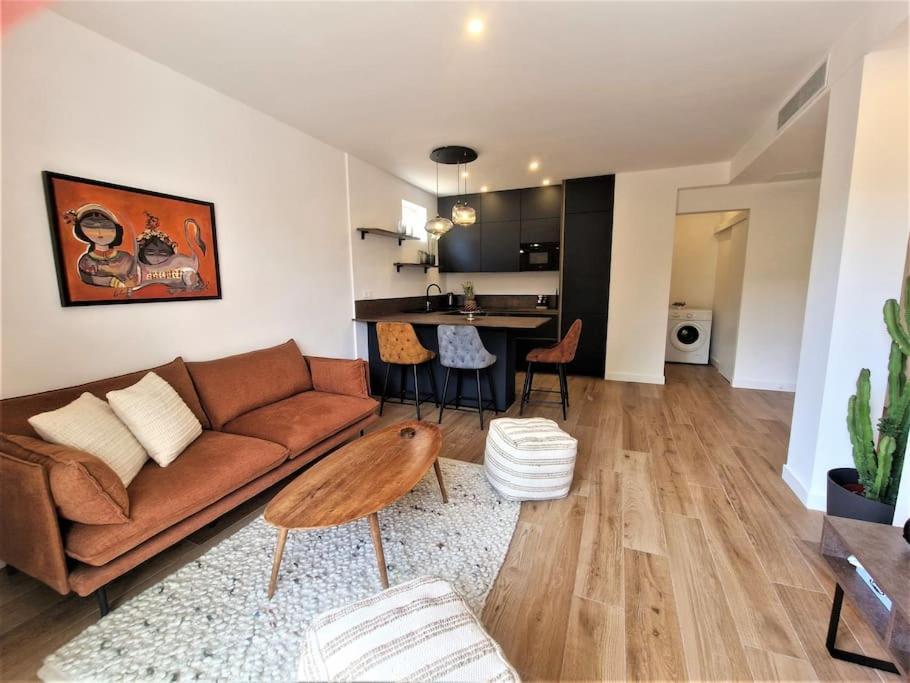 The Chic Liberation Apartment Nisa Exterior foto