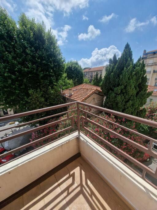 The Chic Liberation Apartment Nisa Exterior foto